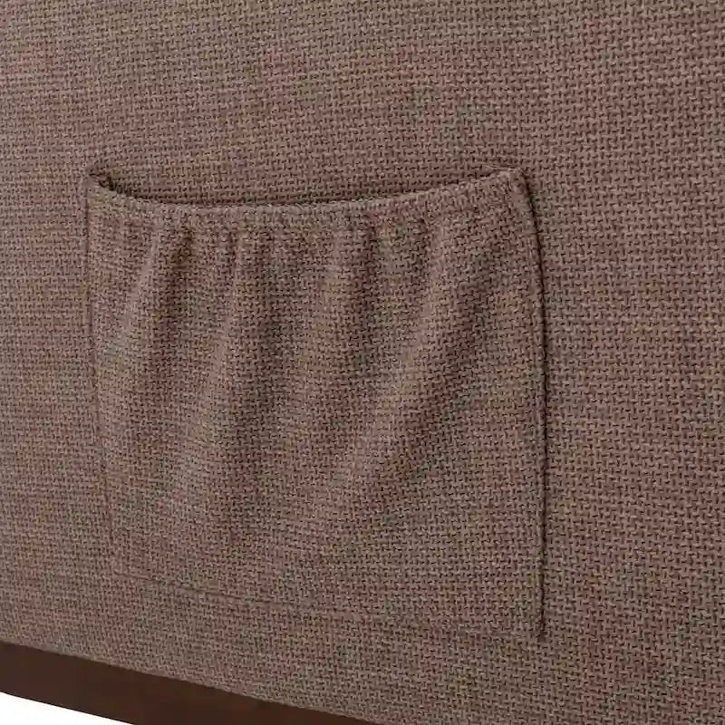 Sedia a dondolo imbottita con gambe in legno e tasche laterali