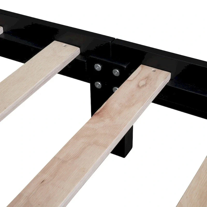 Letto a piattaforma in legno di pino con testiera
