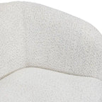 Poltrona moderna in bouclé con braccioli curvi, seduta a rene e gambe rotonde in legno