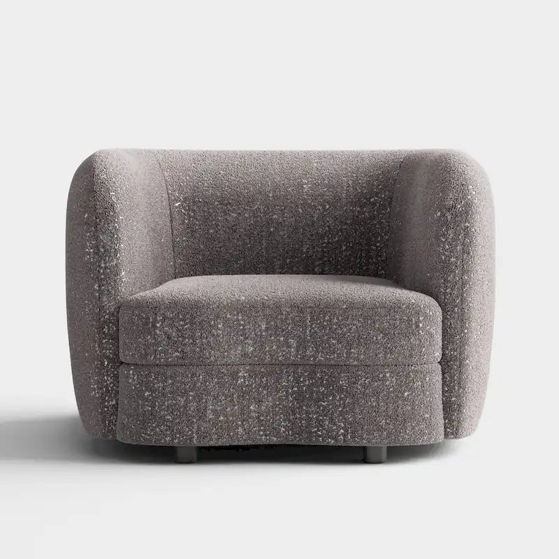 Poltrona moderna in bouclé con braccioli curvi, seduta a rene e gambe rotonde in legno