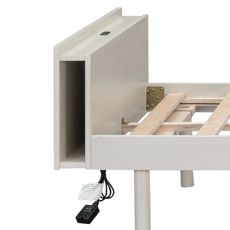 Struttura Letto a Piattaforma Matrimoniale in Legno con Porta di Ricarica USB