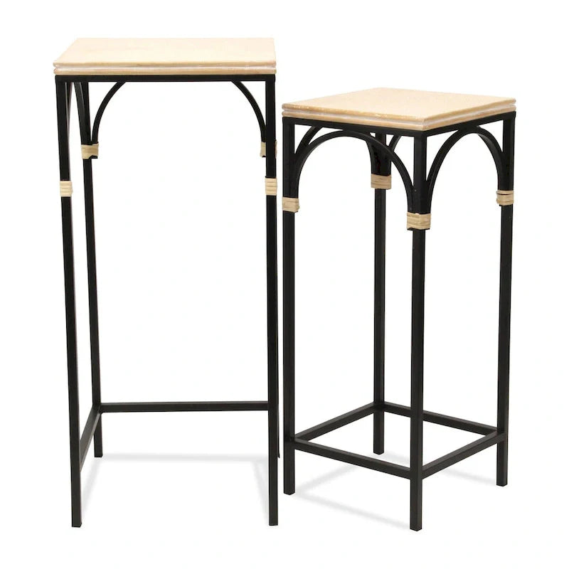 Set di 2 tavolini quadrati in legno e metallo con dettagli in rattan