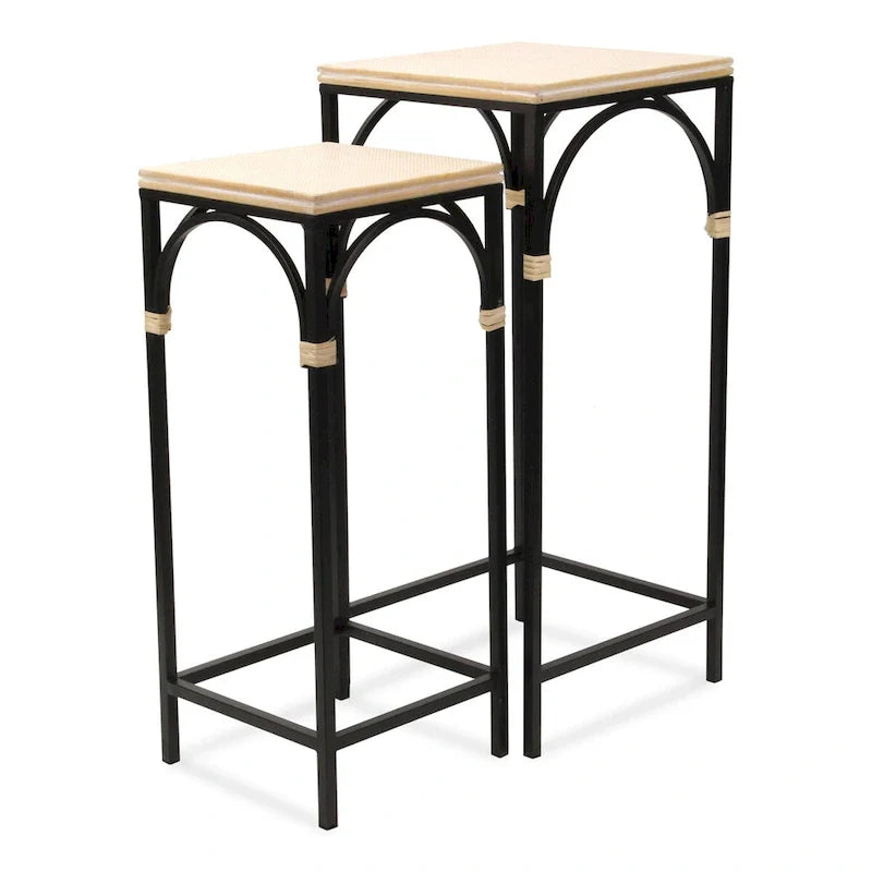 Set di 2 tavolini quadrati in legno e metallo con dettagli in rattan
