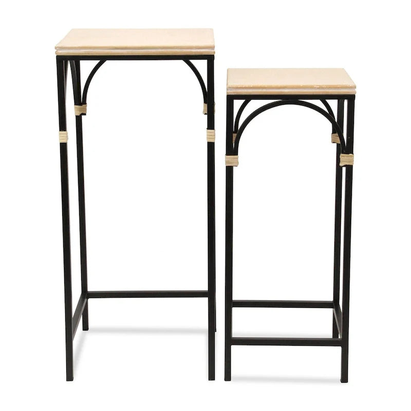 Set di 2 tavolini quadrati in legno e metallo con dettagli in rattan