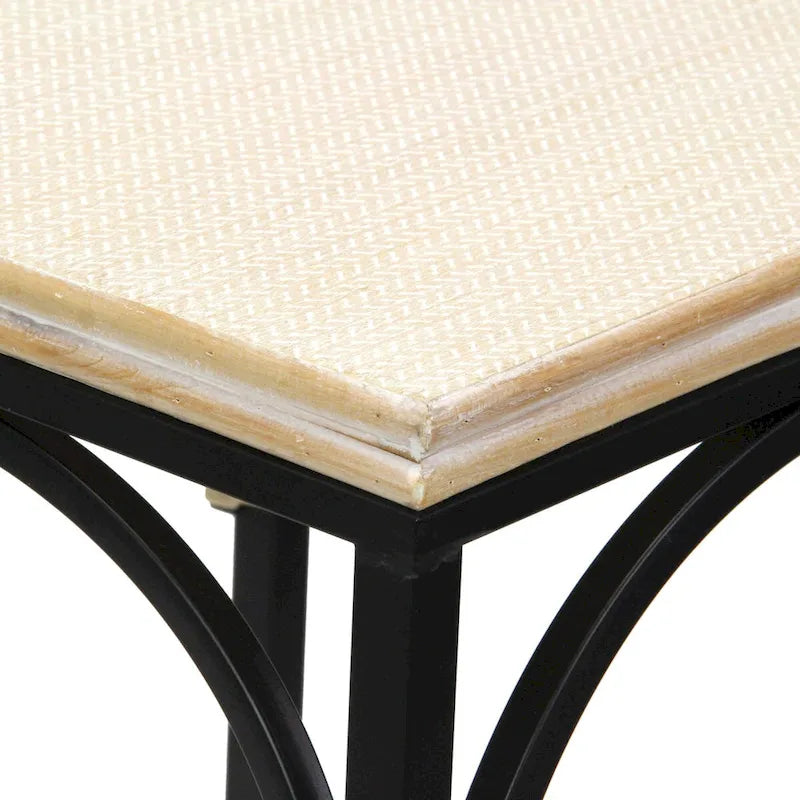 Set di 2 tavolini quadrati in legno e metallo con dettagli in rattan